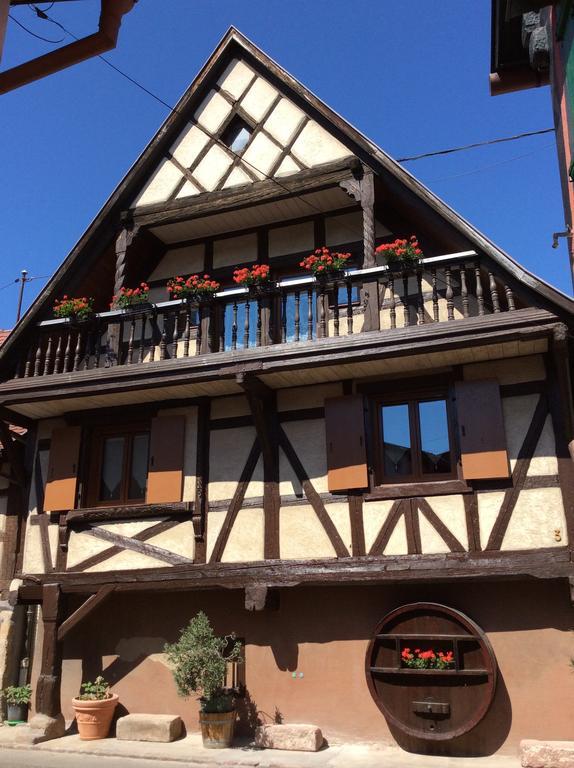 Maison A Colombage De 1602 Wintzenheim Bagian luar foto